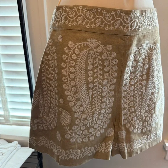 Zara High waist Taupe Embroidered Short in XS - Picture 5 of 5